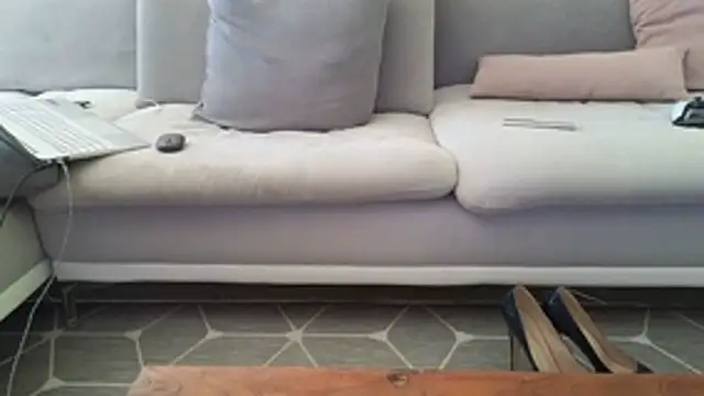 Laure11 online show from 10/30/25, 01:23