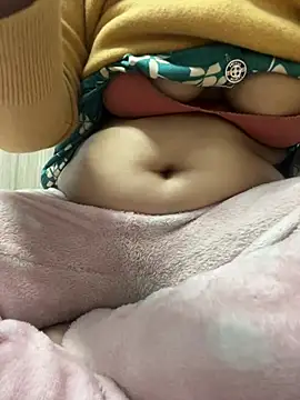 Snapshot of Hot-Anuska chatting on 12/27/24, 06:35 Hot-Anuska online show from 12/27/24, 06:35