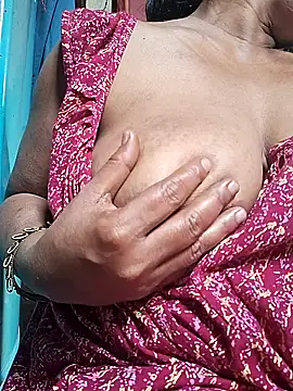 Snapshot of Hot-Anuska chatting on 02/10/25, 06:42 Hot-Anuska online show from 02/10/25, 06:42