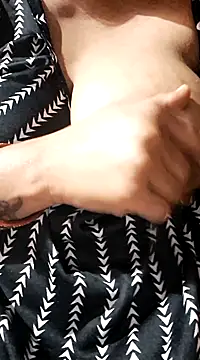 Snapshot of Hot-Anuska chatting on 02/16/25, 12:54 Hot-Anuska online show from 02/16/25, 12:54