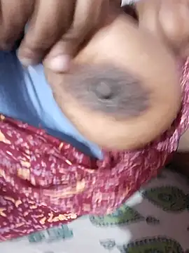 Snapshot of Hot-Anuska chatting on 02/20/25, 10:05 Hot-Anuska online show from 02/20/25, 10:05