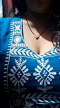 Snapshot of Hot-Anuska chatting on 03/06/25, 01:35 Hot-Anuska online show from 03/06/25, 01:35