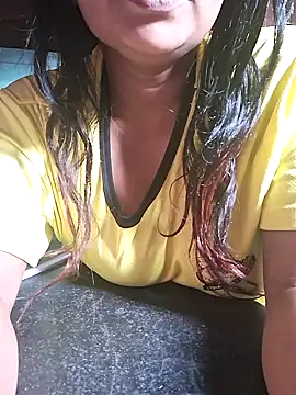 Snapshot of Hot-Anuska chatting on 03/21/25, 10:28 Hot-Anuska online show from 03/21/25, 10:28