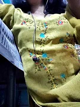 Snapshot of Hot-Anuska chatting on 09/10/25, 04:07 Hot-Anuska online show from 09/10/25, 04:07