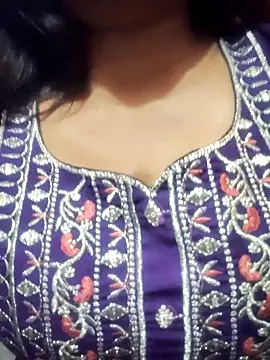 Snapshot of Hot-Anuska chatting on 10/20/25, 07:31 Hot-Anuska online show from 10/20/25, 07:31