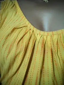 Snapshot of Hot-Anuska chatting on 11/05/25, 03:50 Hot-Anuska online show from 11/05/25, 03:50