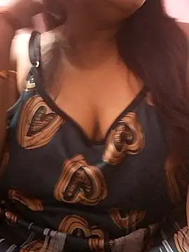 Snapshot of Hot-Anuska chatting on 12/04/25, 06:16 Hot-Anuska online show from 12/04/25, 06:16