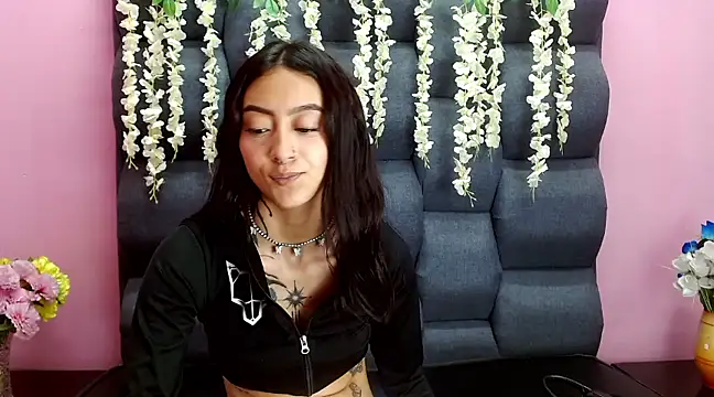 Miaa Thopmson online show from 03/06/25, 07:10