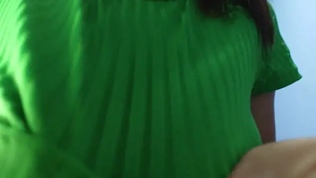 Miaa Thopmson online show from 12/14/25, 01:11