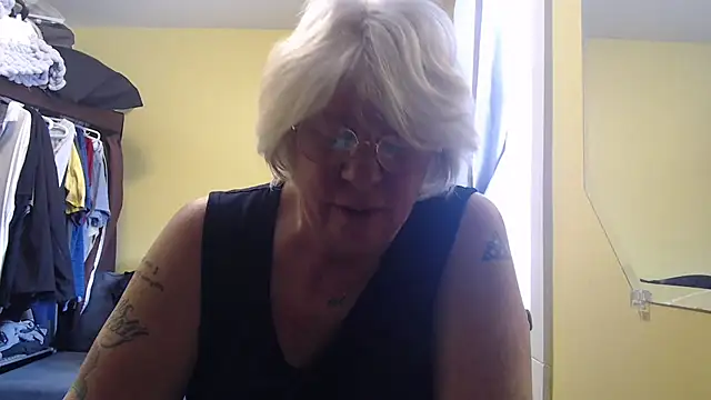 canadiancougar1965 online show from 03/18/26, 03:37