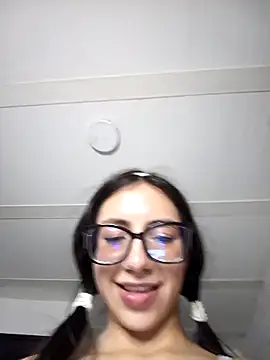 Snapshot of MissAfroditha chatting on 11/25/25, 04:23 MissAfroditha online show from 11/25/25, 04:23