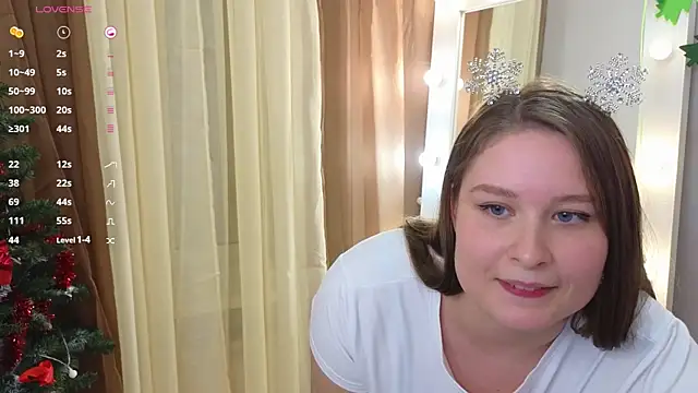 Snapshot of sophie__lee chatting on 12/20/24, 02:27 sophie  lee online show from 12/20/24, 02:27