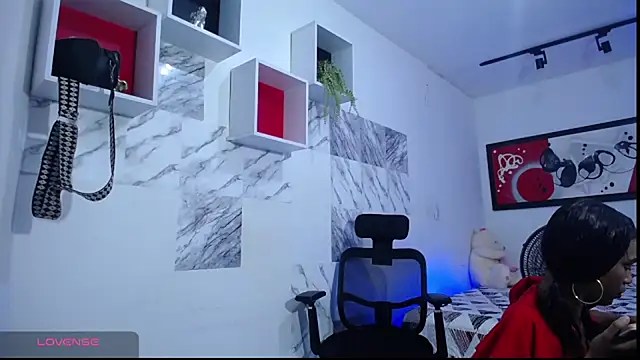 Zaya Smith online show from 02/18/25, 10:14