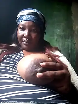 Snapshot of chubbydoll122 chatting on 09/29/25, 11:59 chubbydoll122 online show from 09/29/25, 11:59