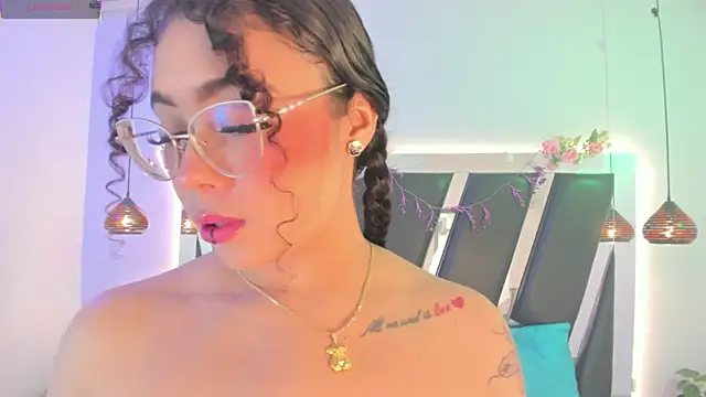 Snapshot of antonelllepiercee chatting on 07/12/26, 11:34 antonelllepiercee online show from 07/12/26, 11:34