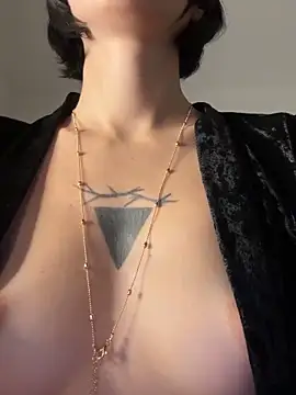 kikidoll online show from 11/26/25, 12:11