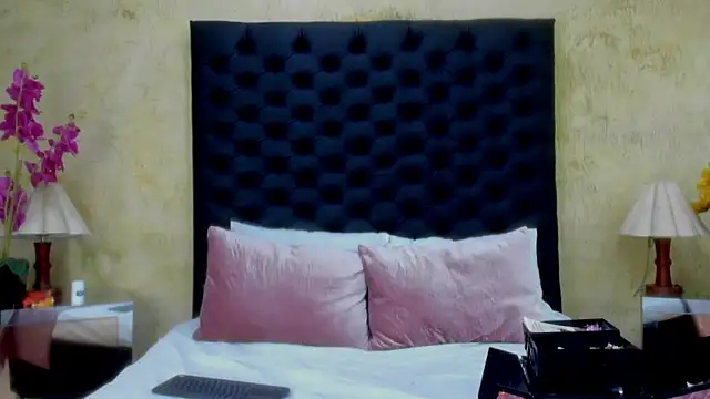 NahomiWhitel online show from 02/24/26, 12:58