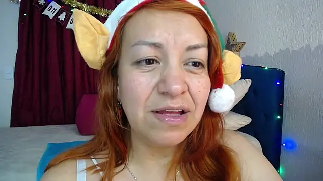 Snapshot of Delilah_Belmont chatting on 12/23/24, 11:17 Delilah Belmont online show from 12/23/24, 11:17