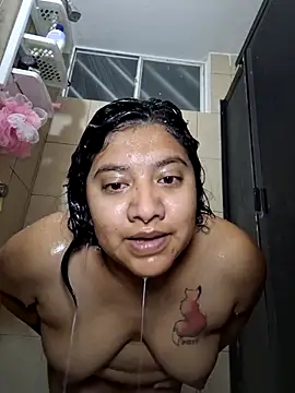 Snapshot of Sonricks chatting on 10/28/25, 01:20 Sonricks online show from 10/28/25, 01:20