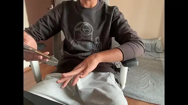 Snapshot of meatycronn chatting on 11/19/25, 09:31 meatycronn online show from 11/19/25, 09:31