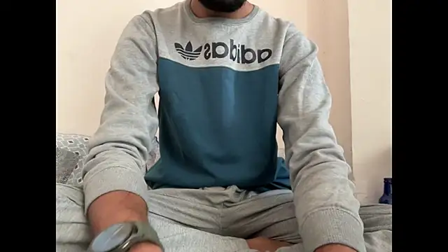 Snapshot of meatycronn chatting on 11/26/25, 08:04 meatycronn online show from 11/26/25, 08:04