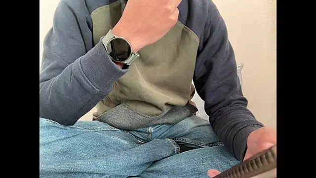 Snapshot of meatycronn chatting on 12/04/25, 05:28 meatycronn online show from 12/04/25, 05:28