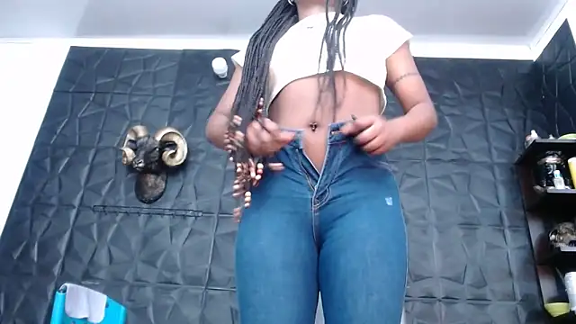 Snapshot of Hanna_Fox_69 chatting on 09/24/25, 04:49 Hanna Fox 69 online show from 09/24/25, 04:49