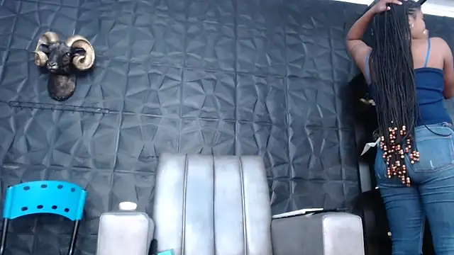 Snapshot of Hanna_Fox_69 chatting on 10/05/25, 12:14 Hanna Fox 69 online show from 10/05/25, 12:14