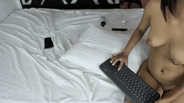 Fernanda brown18 online show from 03/21/25, 09:23