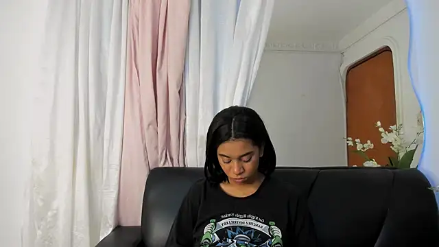 Fernanda brown18 online show from 11/26/25, 08:04