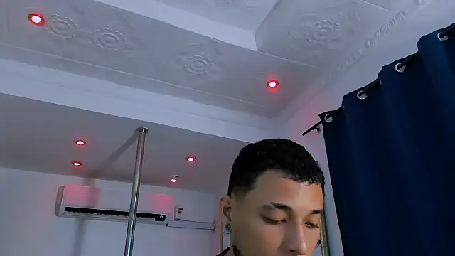 Fernanda brown18 online show from 11/26/25, 08:21