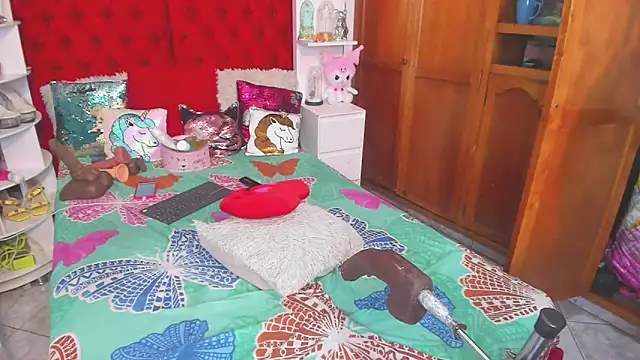 larafoxter online show from 03/13/25, 11:16