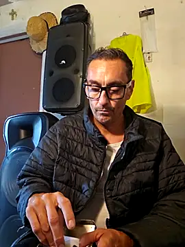 Snapshot of Pumpndeep chatting on 10/27/25, 06:56 Pumpndeep online show from 10/27/25, 06:56