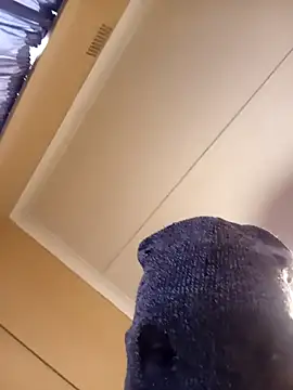 Snapshot of Nicho172 chatting on 03/25/26, 02:12 Nicho172 online show from 03/25/26, 02:12