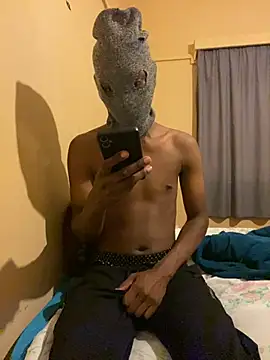 Snapshot of Nicho172 chatting on 04/08/26, 05:02 Nicho172 online show from 04/08/26, 05:02