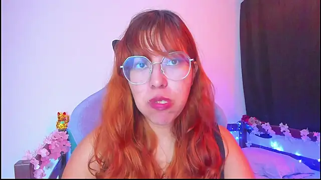 Snapshot of _Moon_Johnson chatting on 11/04/25, 01:27 Moon Johnson online show from 11/04/25, 01:27