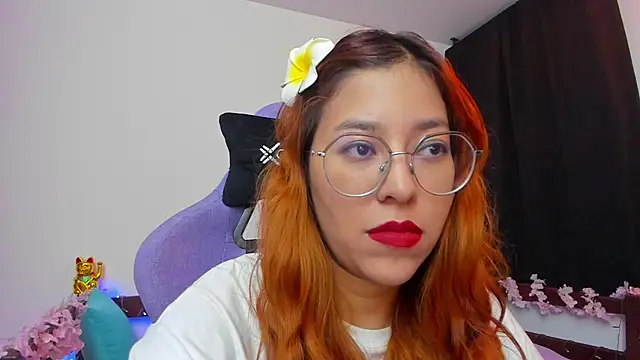 Snapshot of _Moon_Johnson chatting on 11/11/25, 02:00 Moon Johnson online show from 11/11/25, 02:00