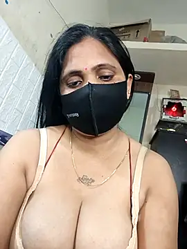 Snapshot of Neha8923 chatting on 02/20/25, 03:41 Neha8923 online show from 02/20/25, 03:41