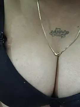 Snapshot of Neha8923 chatting on 04/10/26, 04:55 Neha8923 online show from 04/10/26, 04:55