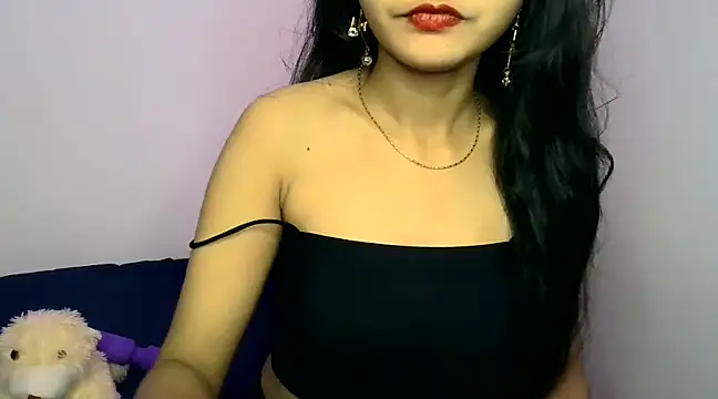 Snapshot of SUZY_FROMUS chatting on 12/05/24, 12:11 SUZY FROMUS online show from 12/05/24, 12:11