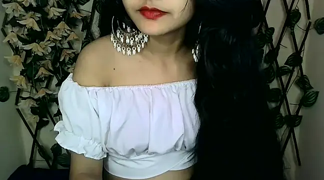 Snapshot of SUZY_FROMUS chatting on 02/02/25, 09:56 SUZY FROMUS online show from 02/02/25, 09:56