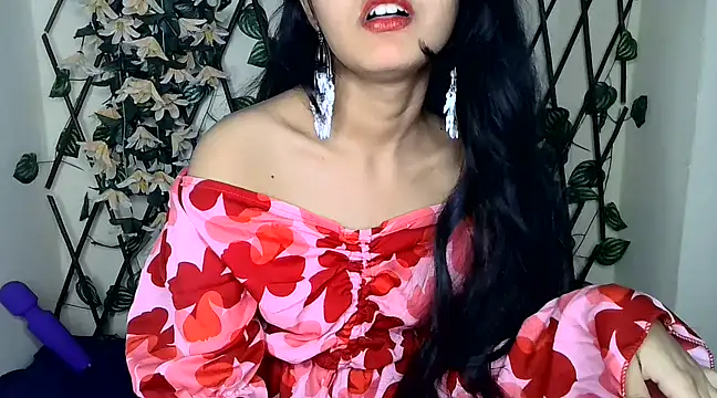 Snapshot of SUZY_FROMUS chatting on 02/15/25, 10:21 SUZY FROMUS online show from 02/15/25, 10:21