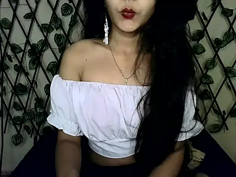 Snapshot of SUZY_FROMUS chatting on 03/19/25, 10:53 SUZY FROMUS online show from 03/19/25, 10:53