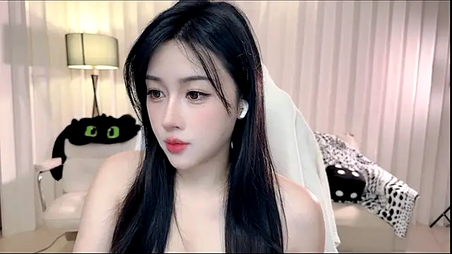 K-moumou online show from 11/12/25, 03:23