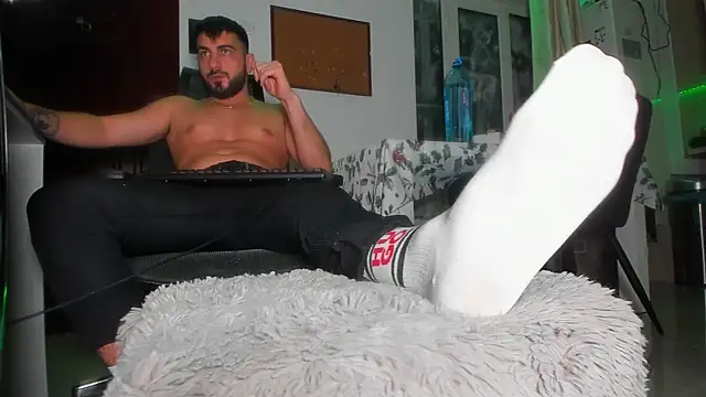 Snapshot of welcometo_hell chatting on 12/17/25, 03:01 welcometo hell online show from 12/17/25, 03:01