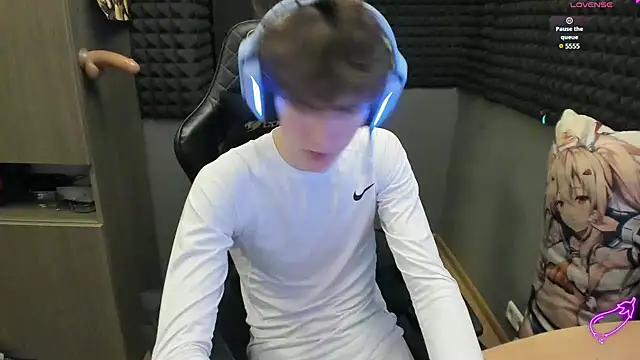 Snapshot of bambelbye chatting on 12/04/24, 09:46 bambelbye online show from 12/04/24, 09:46