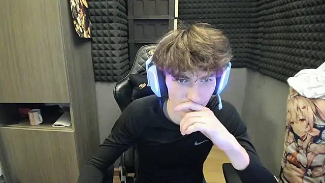 Snapshot of bambelbye chatting on 12/06/24, 07:34 bambelbye online show from 12/06/24, 07:34