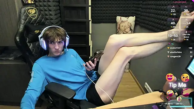 Snapshot of bambelbye chatting on 12/13/24, 10:23 bambelbye online show from 12/13/24, 10:23