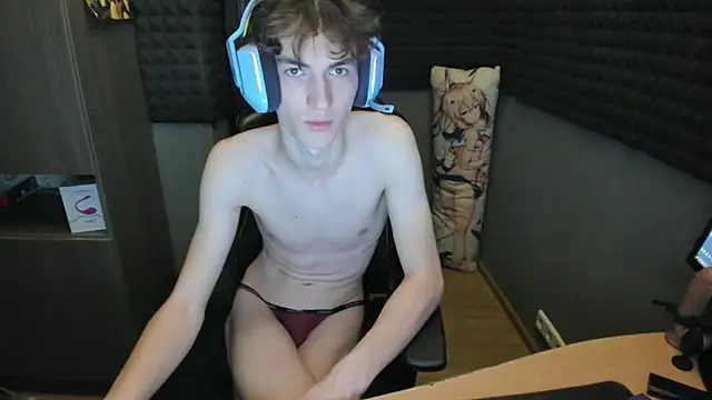 Snapshot of bambelbye chatting on 12/14/24, 01:28 bambelbye online show from 12/14/24, 01:28