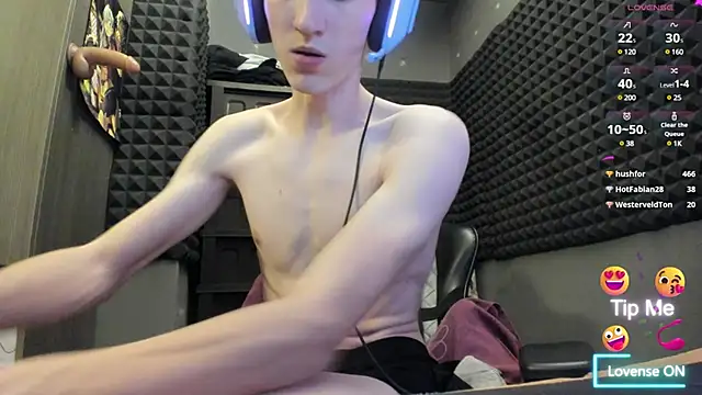 Snapshot of bambelbye chatting on 12/15/24, 08:58 bambelbye online show from 12/15/24, 08:58